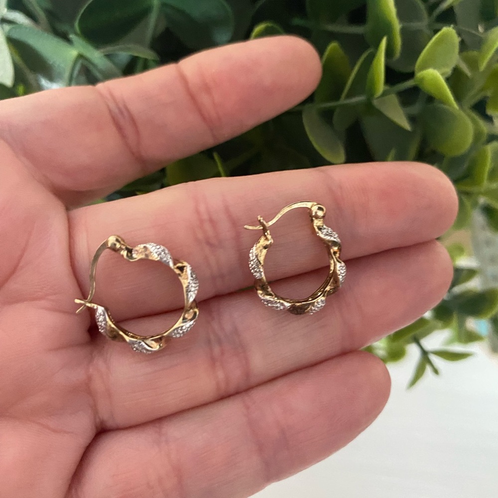 Beautiful Robert Seeman Designs Gold over Sterling Silver 925 hoop earrings .75”